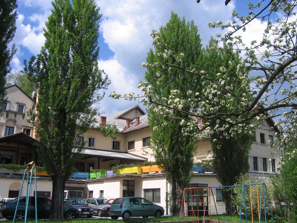 Hostel Idrija Exteriér fotografie