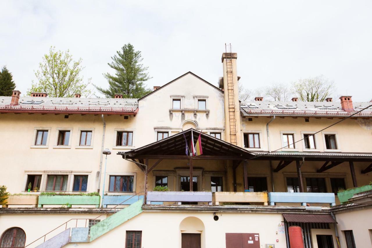 Hostel Idrija Exteriér fotografie