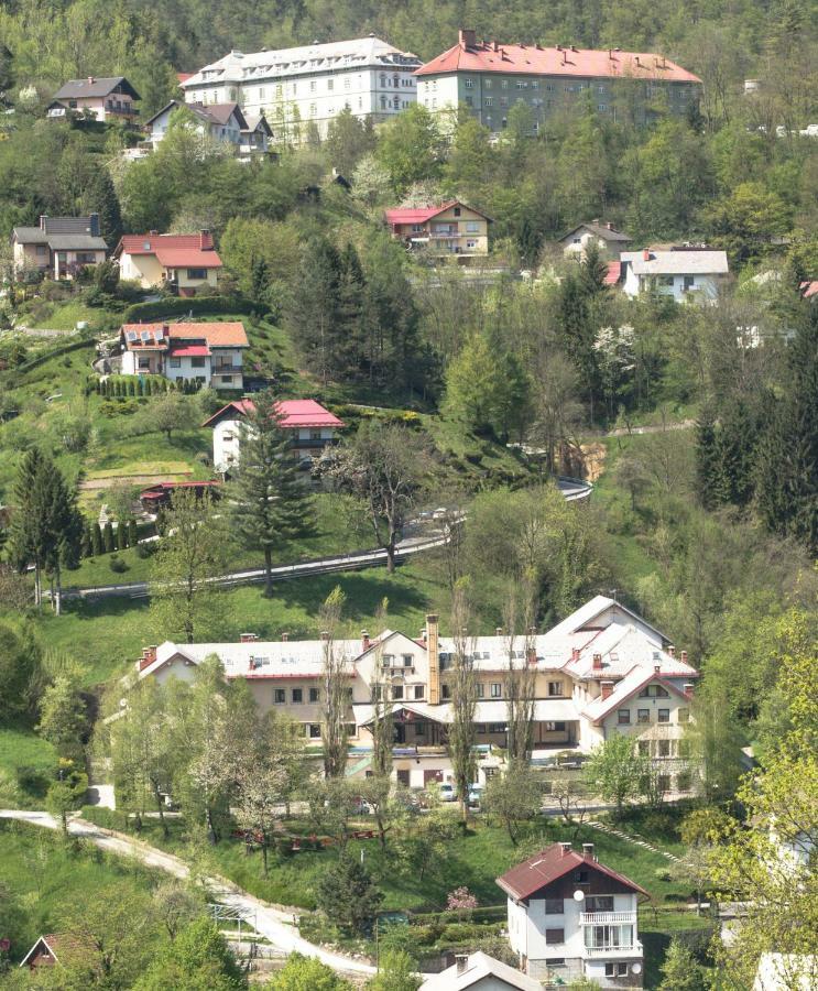 Hostel Idrija Exteriér fotografie